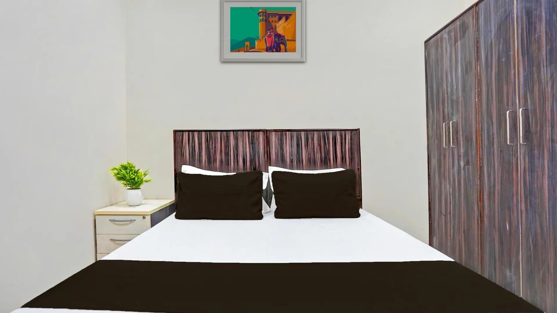 Hotel O Shree Jee Inn Guest House Gurgaon India