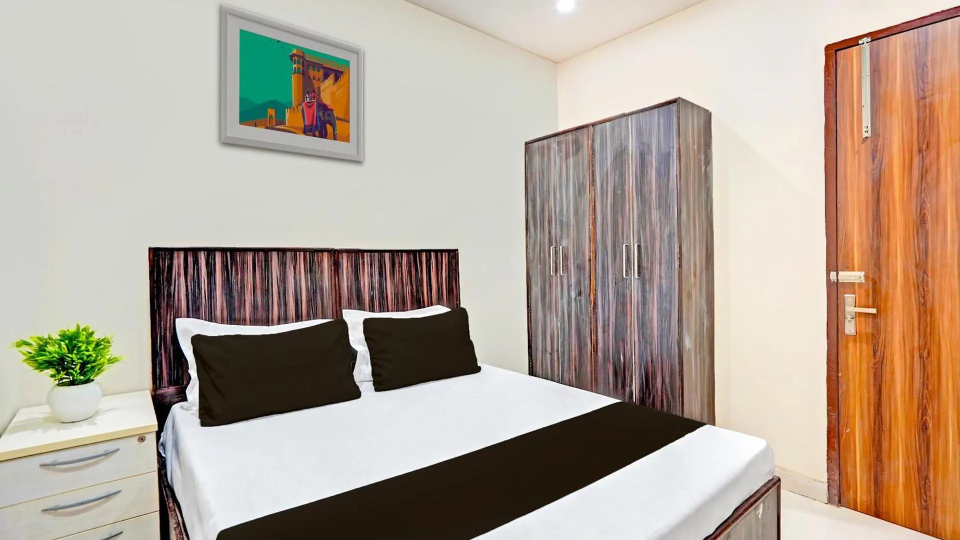 Hotel O Shree Jee Inn Guest House Gurgaon